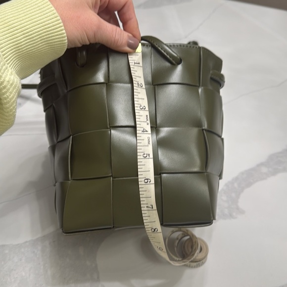 NWT Anthropologie moss green small bucket bag - Picture 6 of 8